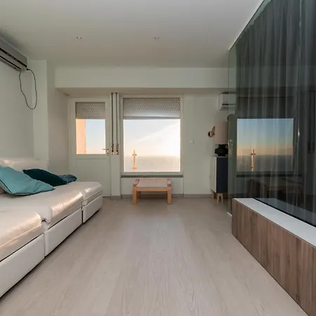 Turquoise Turtle - With Seaview And A/c Apartamento *